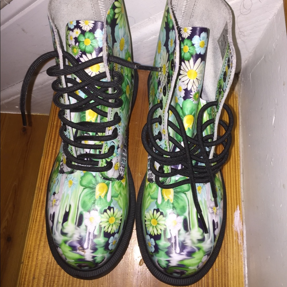 Unisex Doc Martens Boots